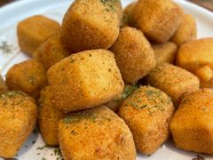 海苔豆腐一口酥-粤集·手工粤菜(皇庭广场店)