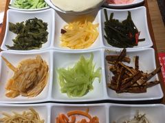 狮峰路三姨妈丝娃娃-怪噜范·老贵阳街头名小吃(汇金星力城店)