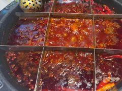 -卤校长老火锅(杨家坪直营店)
