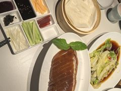 至尊招牌烤鸭-大碗居·烤鸭·鱼头泡饼(天坛东门店)