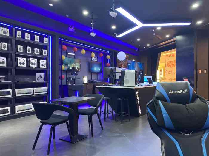 门口背光笔记本超酷位置在龙湖滨江4楼kfc旁边以后有比赛的时候再来玩