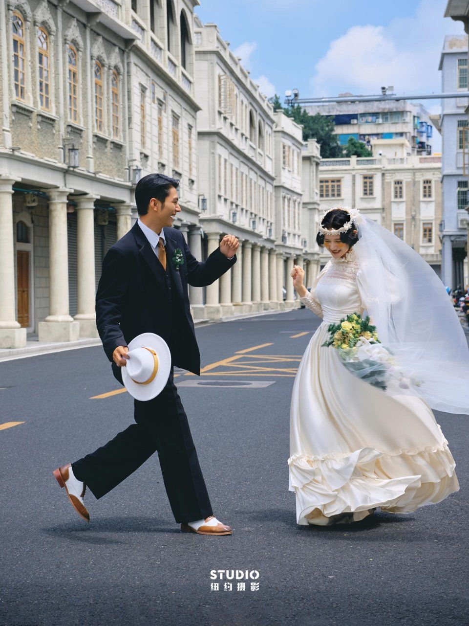 不喜欢跟风?那小众的复古胶片婚纱照一定要看看