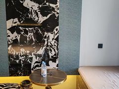 -万泊酒店(长沙五一广场国金中心店)