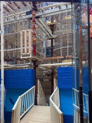 -PIPIKINGDOM皮皮王国欢乐号(欢乐海岸购物中心店)