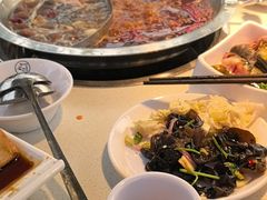 -茅草房·河畔园林火锅