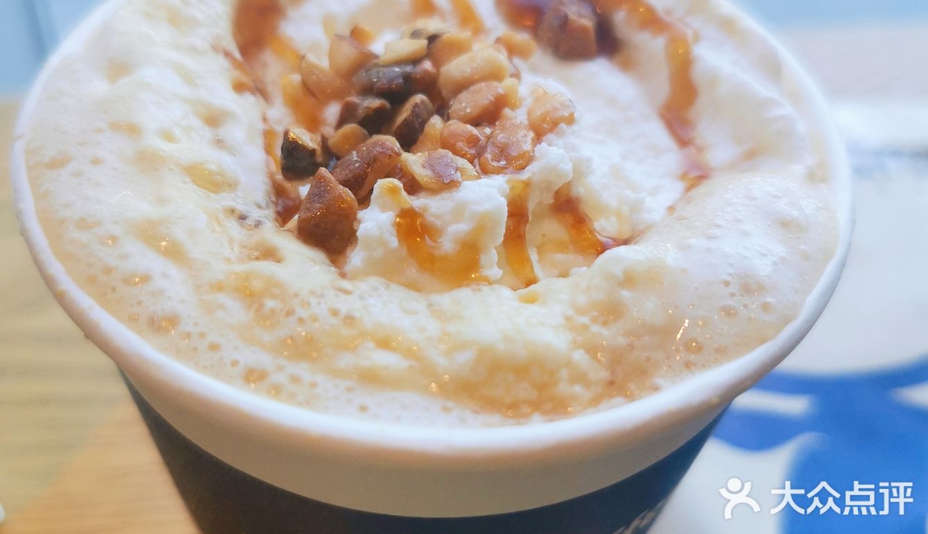 一杯人气热咖啡|瑞幸黄金犇犇厚乳拿铁