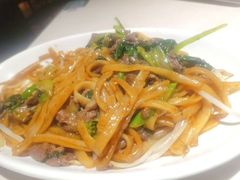 招牌湿炒牛河-潮泰牛肉火锅 · 创于1992年(车公庙店)