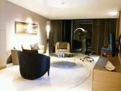 -上海滴水湖皇冠假日酒店