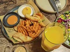 -HIGH FIVE哈福手工汉堡(桂林路店)