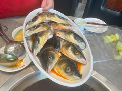 -忘情水鱼头·鲜鱼火锅(滨江中路店)