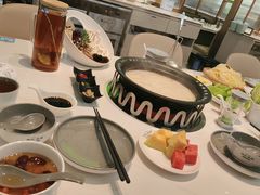 -洪氏嗨捞·广东猪肚鸡·椰子鸡火锅(西咸万象城店)
