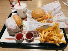 -The Habit Burger Grill 哈比特汉堡(复兴soho店)