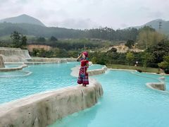 -十万大山布透温泉