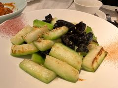 蒜蓉木耳炒海南丝瓜-闻见中国海南菜(K11店)