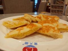 黄米烙-小船渔村•大连菜•大连焖鱼(明泽街店)