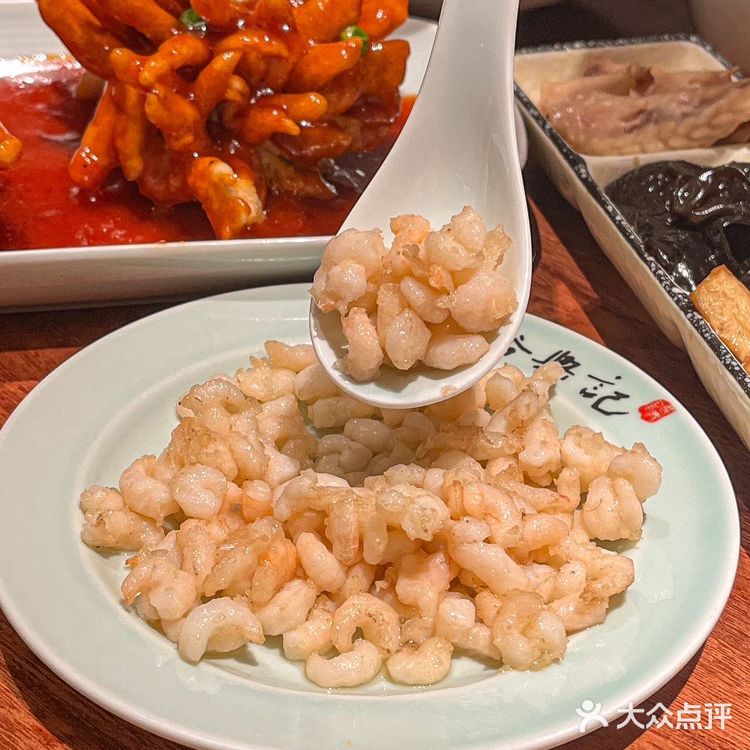 来上海旅游必吃的一碗蟹粉面🍜