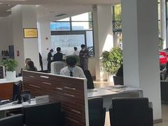 -上海宝信宝马4S店