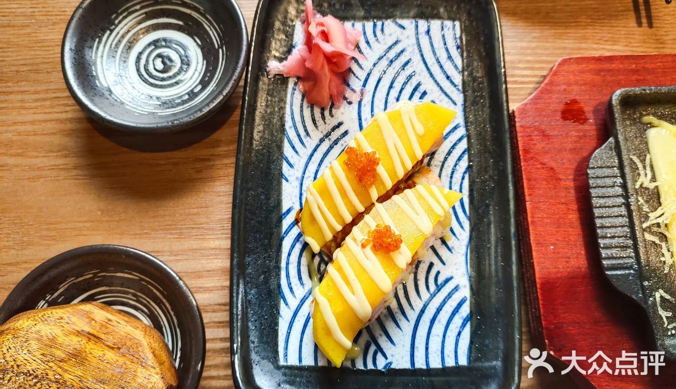 点了两份单人套餐，又单独点了一份年糕一份虾球