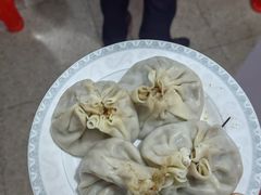 -严氏重油烧麦(民权路店)