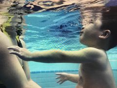-龙格亲子游泳·水育早教运动中心(绿宝中心)