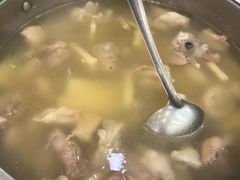 粉葛浸鸡-大嫂镬仔·焖鸡煲·啫啫煲(逢源路店)