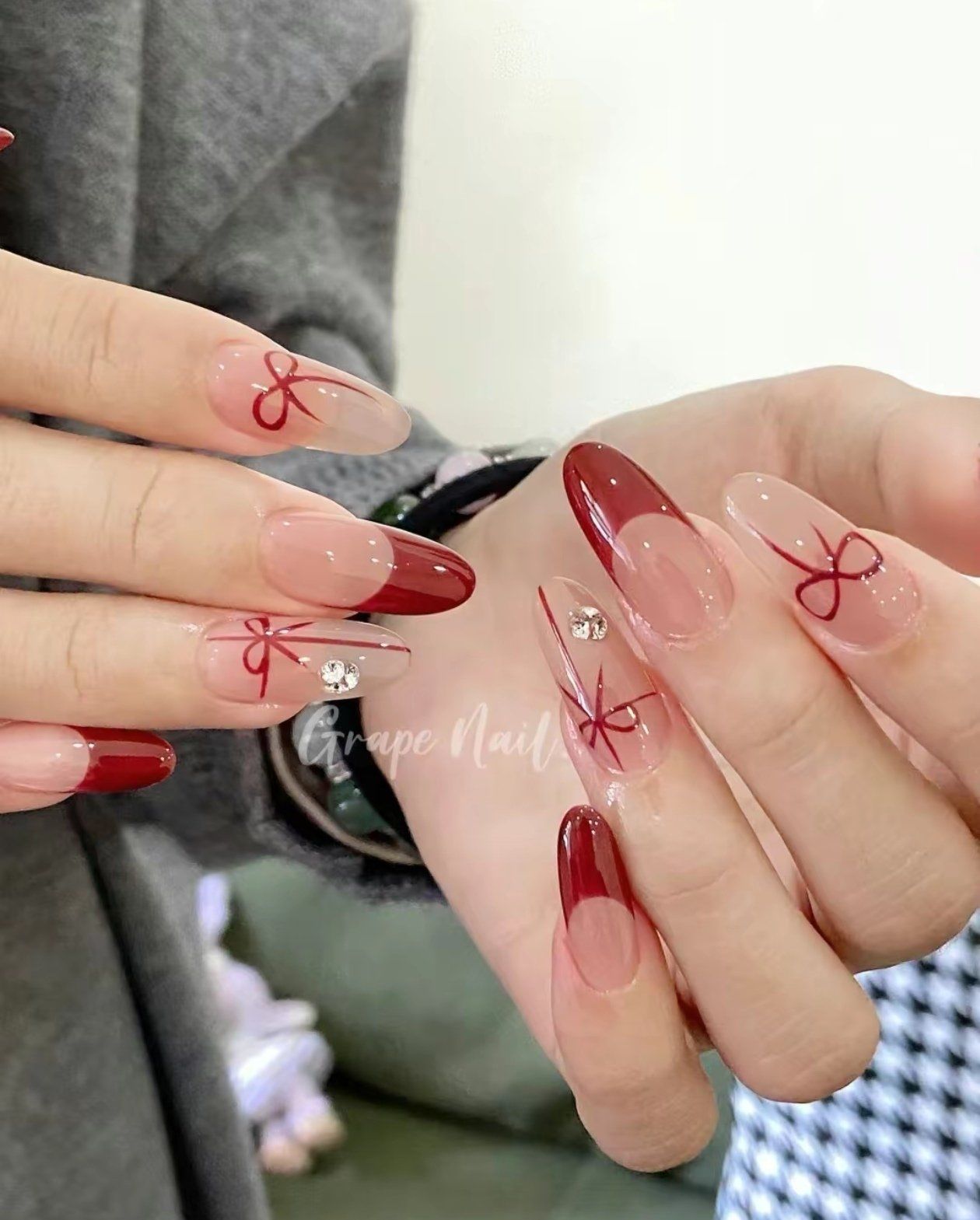 手绘蝴蝶结美甲集锦