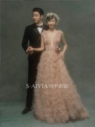 -雪中彩影婚纱摄影·微光艺术中心