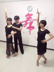 -艺佳舞蹈培训学校