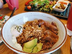 黑椒牛肉低温蛋牛油果饭-LYFATTI 莱芙缇(赣水路店)