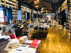 -新华书店(解放中路店)