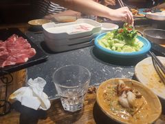 -老牌坊云南鱼豆花火锅(哈西万达店)