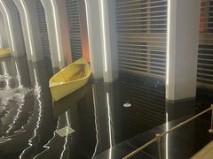 -涨巢·潮玩水疗局