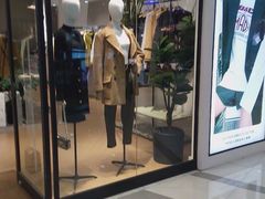 -MO&Co.(龙之梦购物公园店)