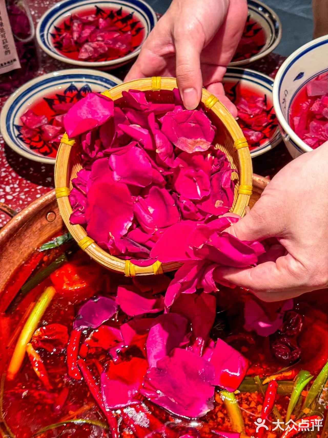 云南人的爱不仅直接，并且热烈！用玫瑰塞满你的味蕾！  