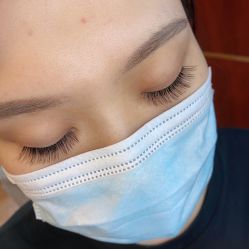 -花岐款式专研健康美甲沙龙
