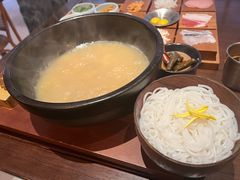 -银米·云南传统过桥米线(双廊黑金冠店)