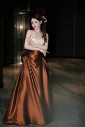 -喜爱高定婚纱摄影