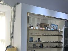 -视野联行眼镜•蔡司•依视路(温江店)
