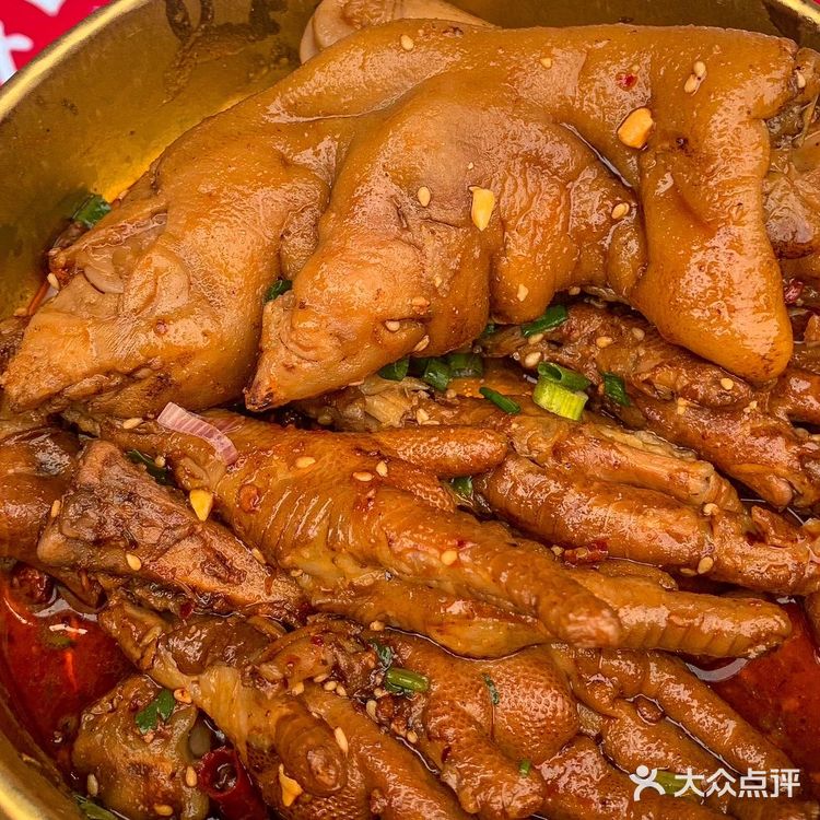 降龙爪爪是什么神仙店铺啊🤩耙猪蹄真的香‼️