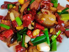-临江餐馆二楼美食部落