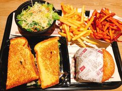 -The Habit Burger Grill 哈比特汉堡(复兴soho店)