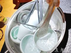 -洪氏嗨捞·广东猪肚鸡·椰子鸡火锅(西咸万象城店)