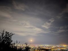 -鬼笑石后山停车场