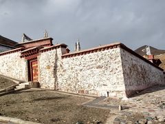 -比如骷髅墙景区