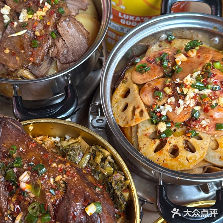 小区楼下竟藏着神仙热卤铺！这也太香了吧～🍖