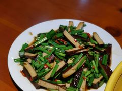 -休记光头香辣蟹干锅(绵竹店)
