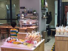 面包甜点陈列柜-巴黎贝甜(华堂新辰汇店)