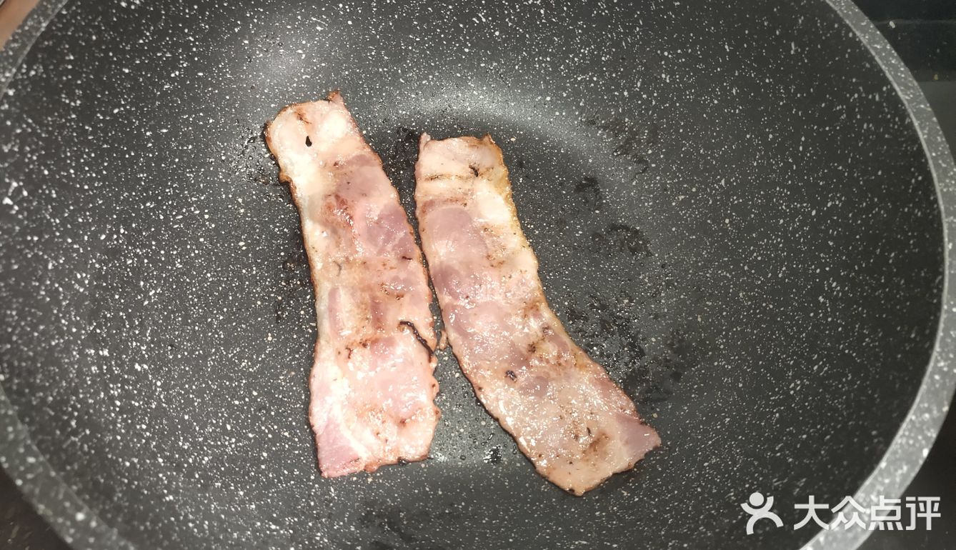 营养美味的早餐——鸡蛋培根三明治