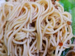 -渝之汇牛肉豌杂面