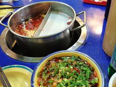 -马路边边串串香形象店(磐石路店)